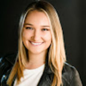 Meet your Posher, Becca